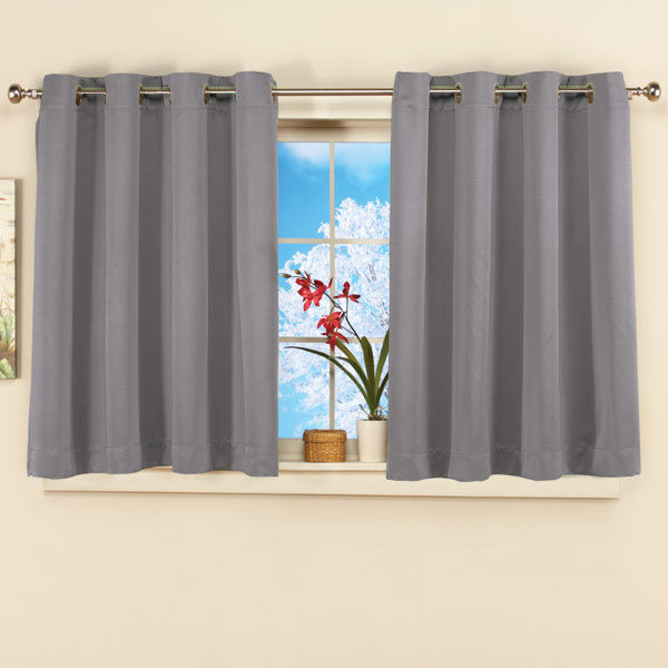 Short 2024 black curtains